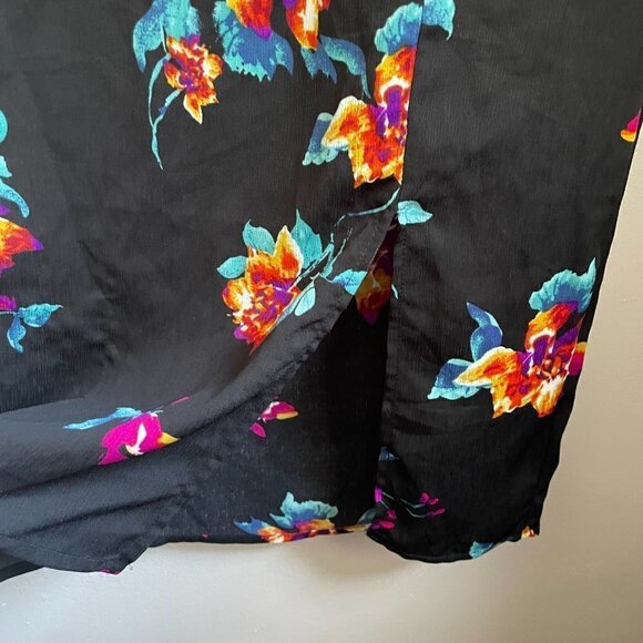 Small One Love Clothing floral dress - Picture 2 of 6